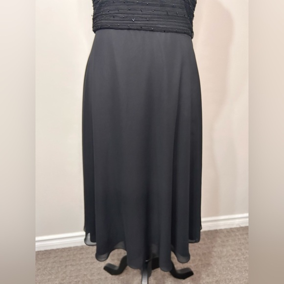 Gorgeous Patra v front dress with draping, ruching, pleating and sheer overlay - Picture 8 of 15